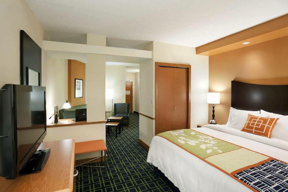 Fairfield Inn & Suites By Marriott Виннипег Экстерьер фото